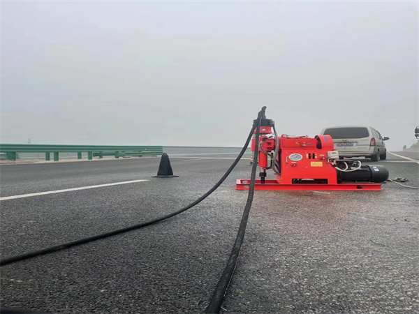 延安马路路基路面开裂下沉注浆加固灌浆